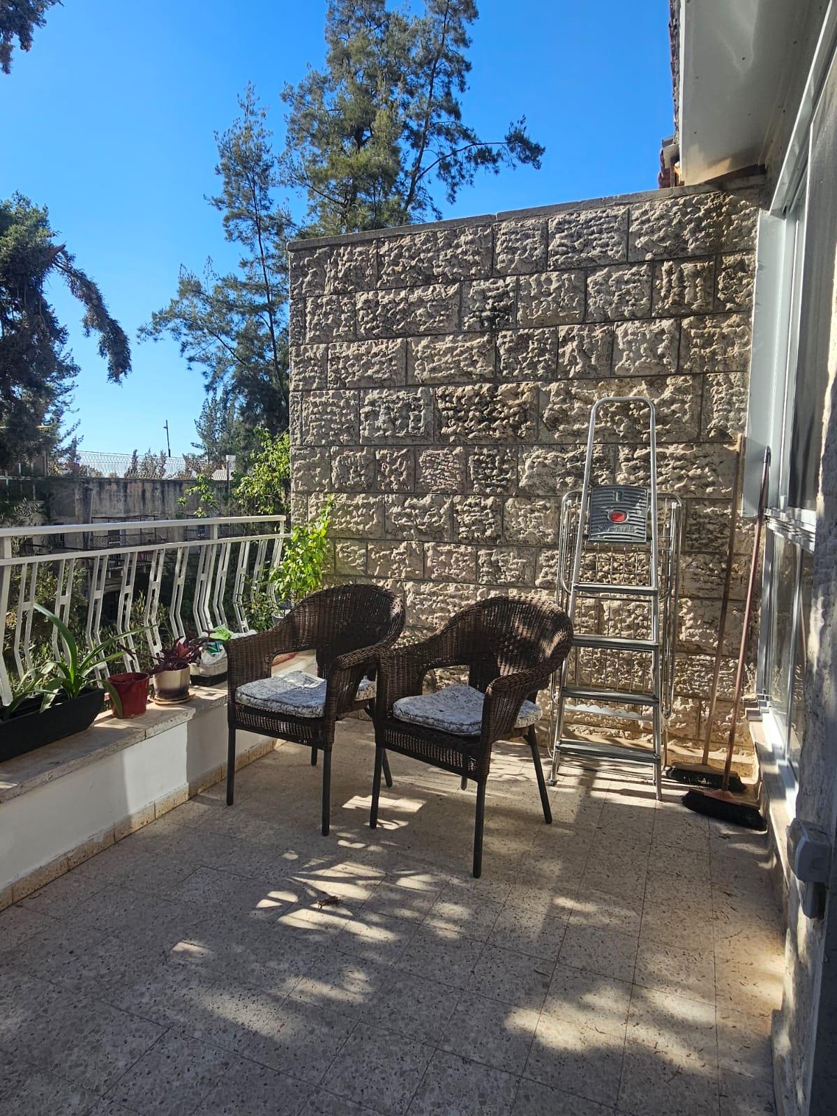 For sale 3-bedroom Apartment with Succah Terrace – Quiet, Bright, Green Views