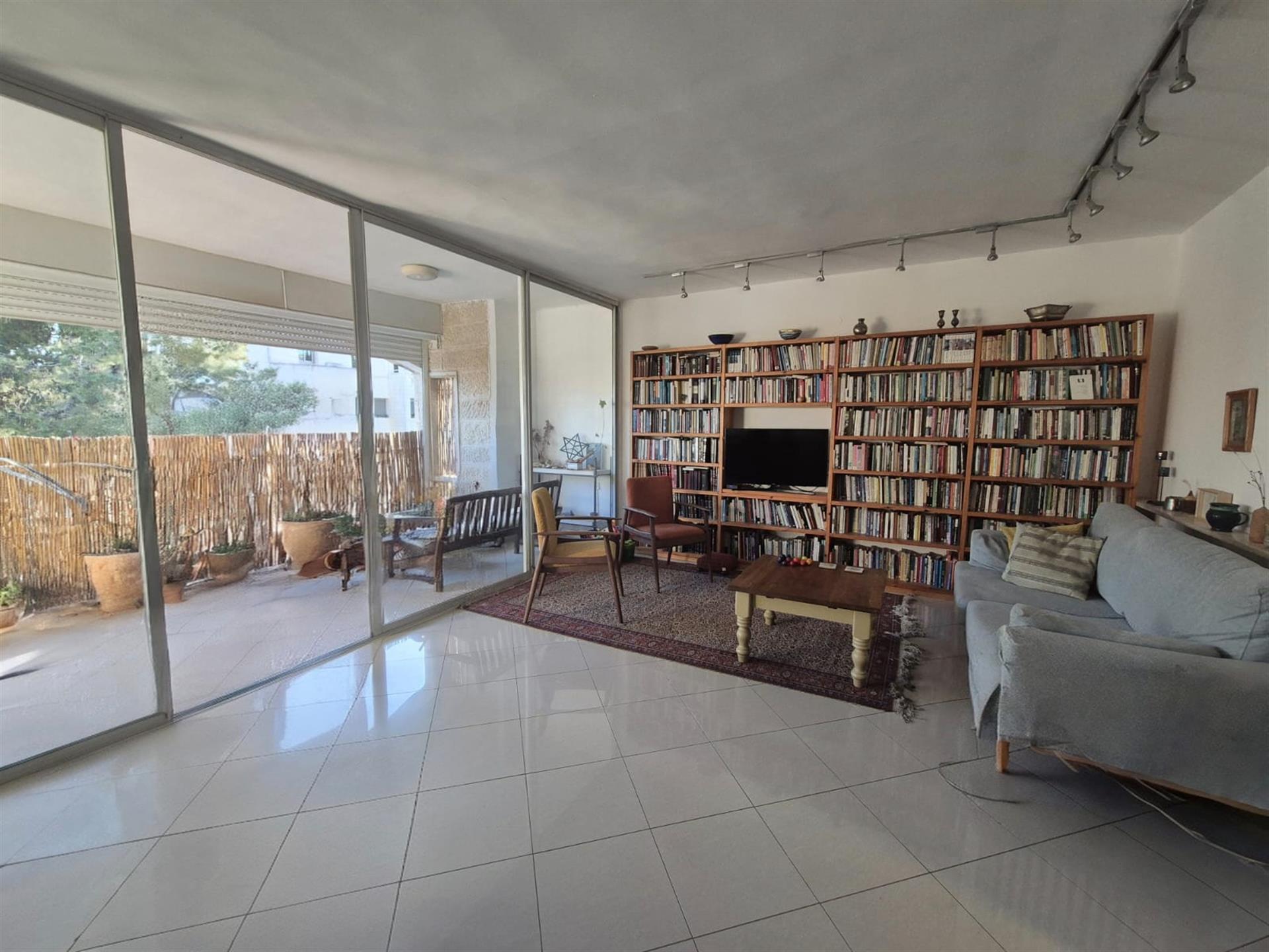 Jerusalem Living at Its Best – Light, Space & Style in Katamon Hayeshana 
