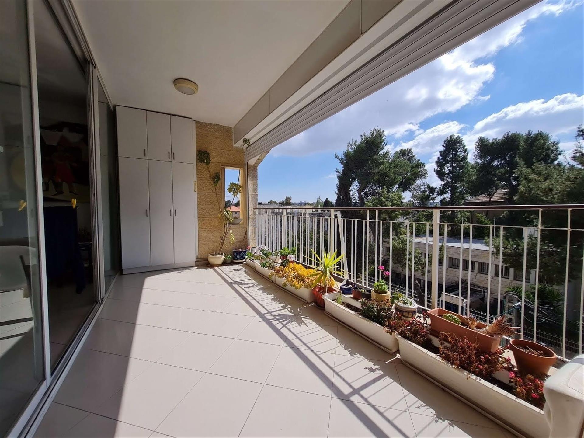 Jerusalem Living at Its Best – Light, Space & Style in Katamon Hayeshana 