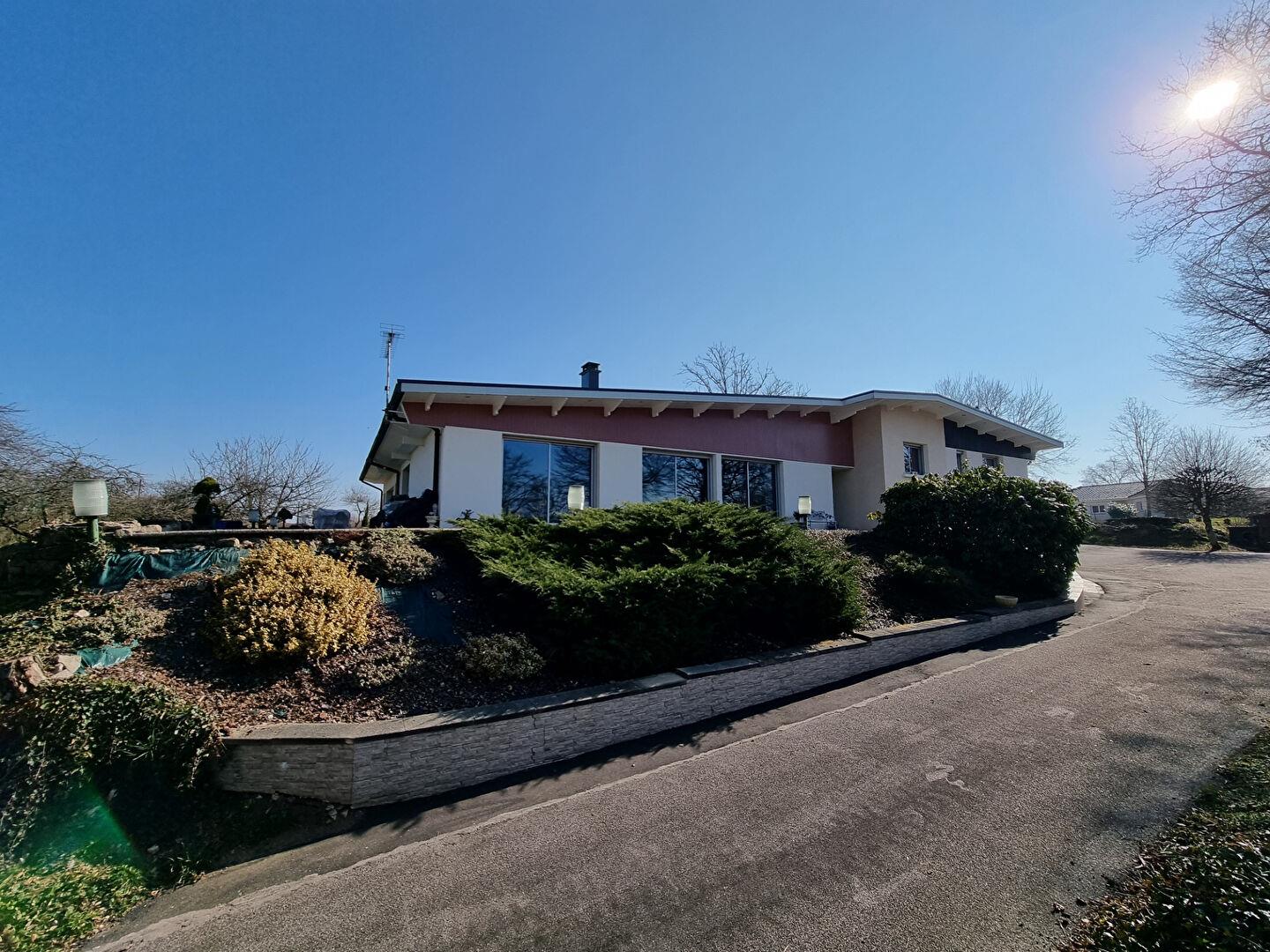 Villa de 10 Pieces sur 1.5 hectares de terrain