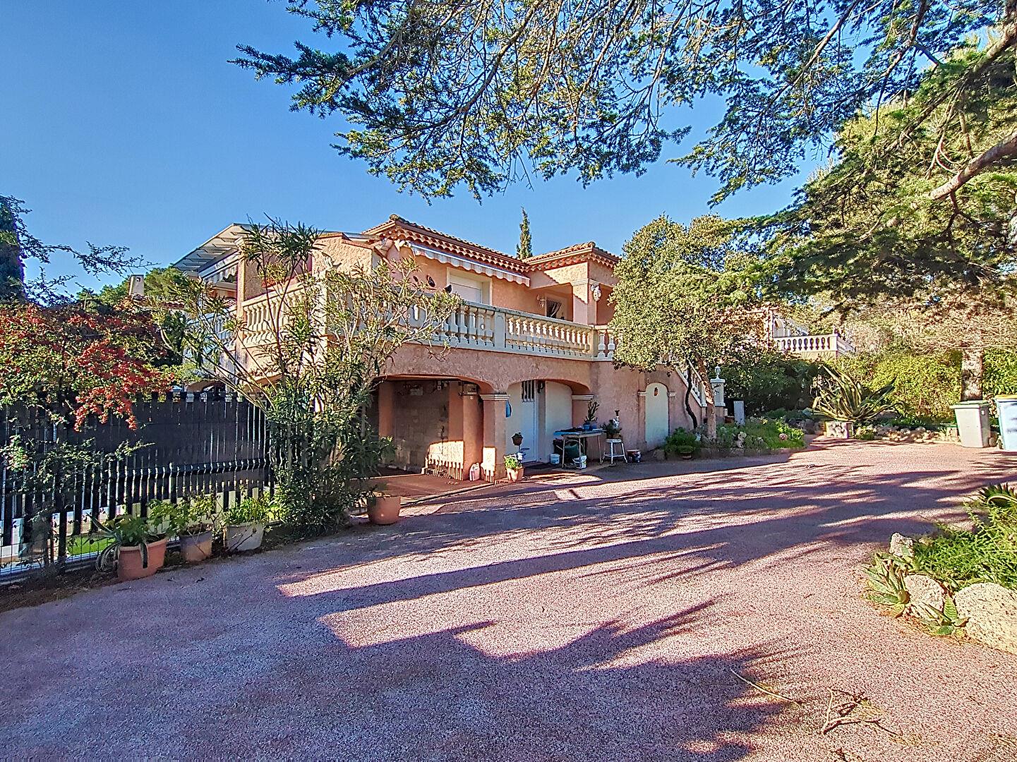 Compra: Vivenda (83370)