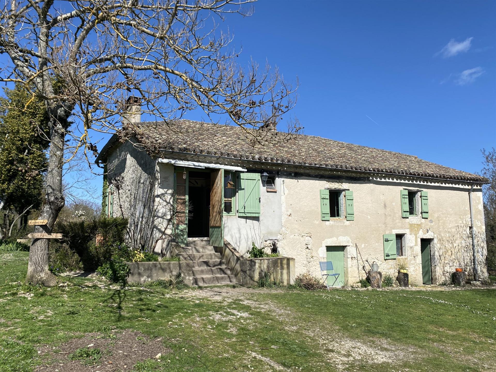 Mas en pierre du Tarn et Garonne, grange avec pigeonnier à rénover, belles vues avec 3+ hectares