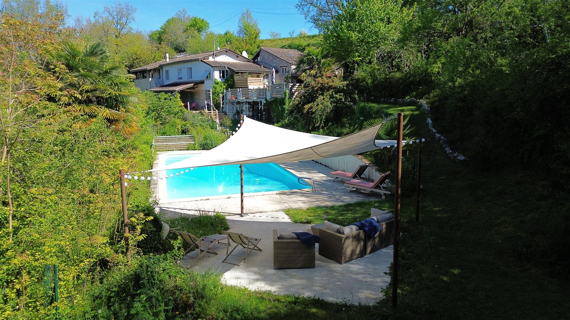  Tarn Et Garonne 3 bed  house with pool, 2+hectares incredible view