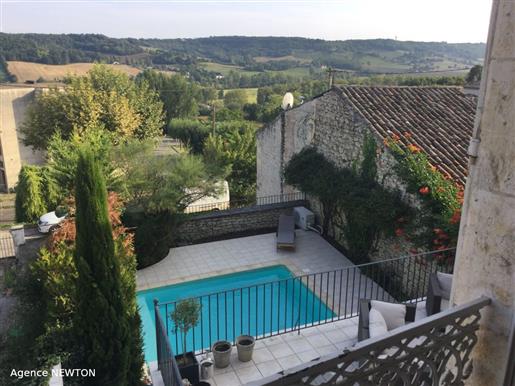  Tarn Et Garonne Large 4 bed house with pool, nice views close to shops