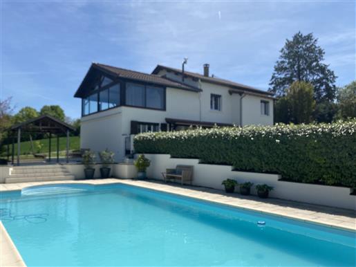  Tarn Et Garonne Large rendered house with 5 beds, 1 hectare, pool and glorious views , edge of vill