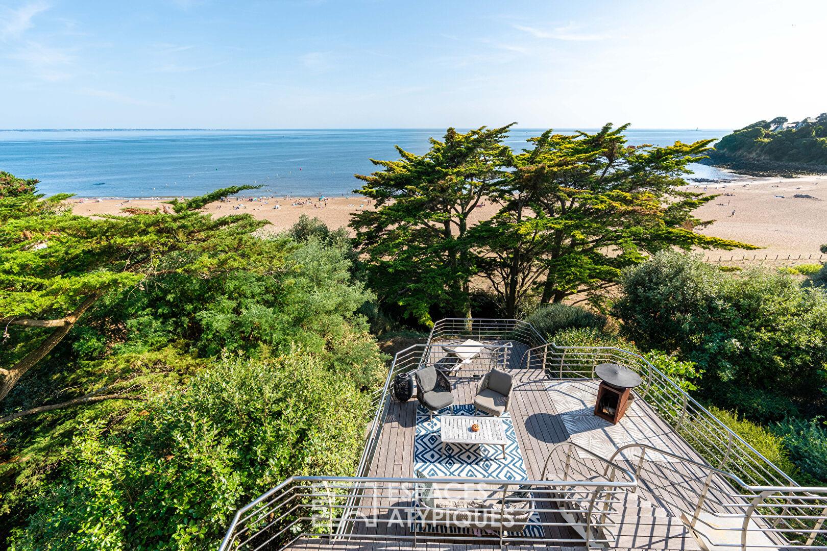 Panoramic sea view and absolute tranquility, in the heart of an exceptional seaside setting!