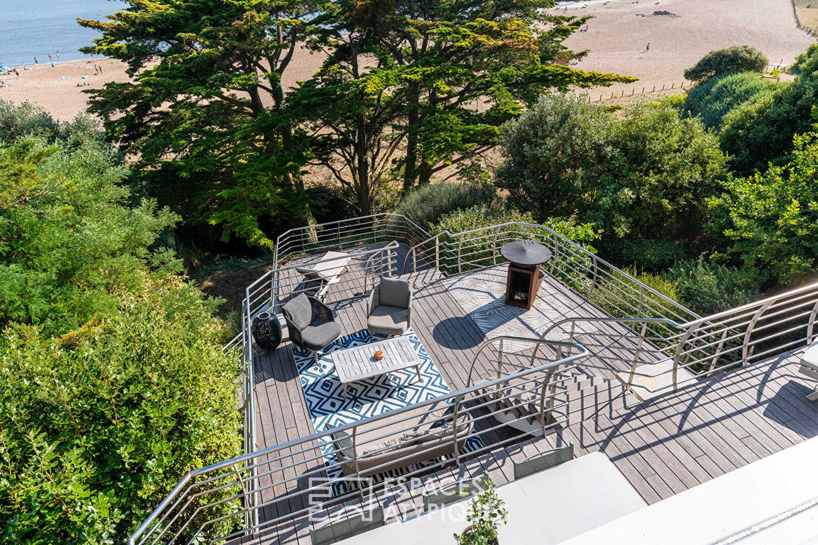 Panoramic sea view and absolute tranquility, in the heart of an exceptional seaside setting!
