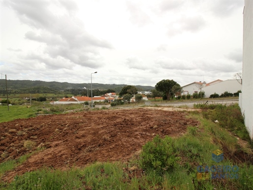 Land with approved project in Nazaré