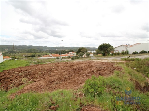 Land with approved project in Nazaré