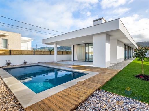 Freistehende Villa mit Pool in der Nähe von São Martinho do Porto