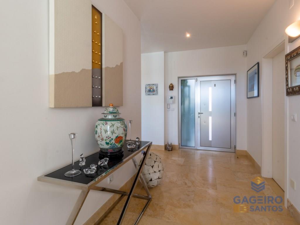 Spectacular 4 bedroom villa with swimming pool and magnificent view of the Serra dos Candeeiros