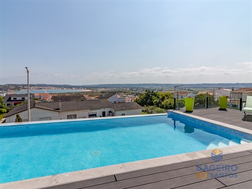 Wunderschöne Villa mit 3 Schlafzimmern und Meerblick und Pool in Salir do Porto.