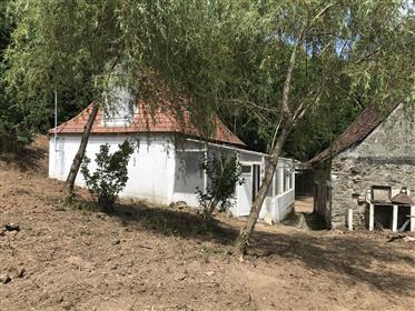 Farmhouse to renovate with outbuildings and land of 1.3 ha