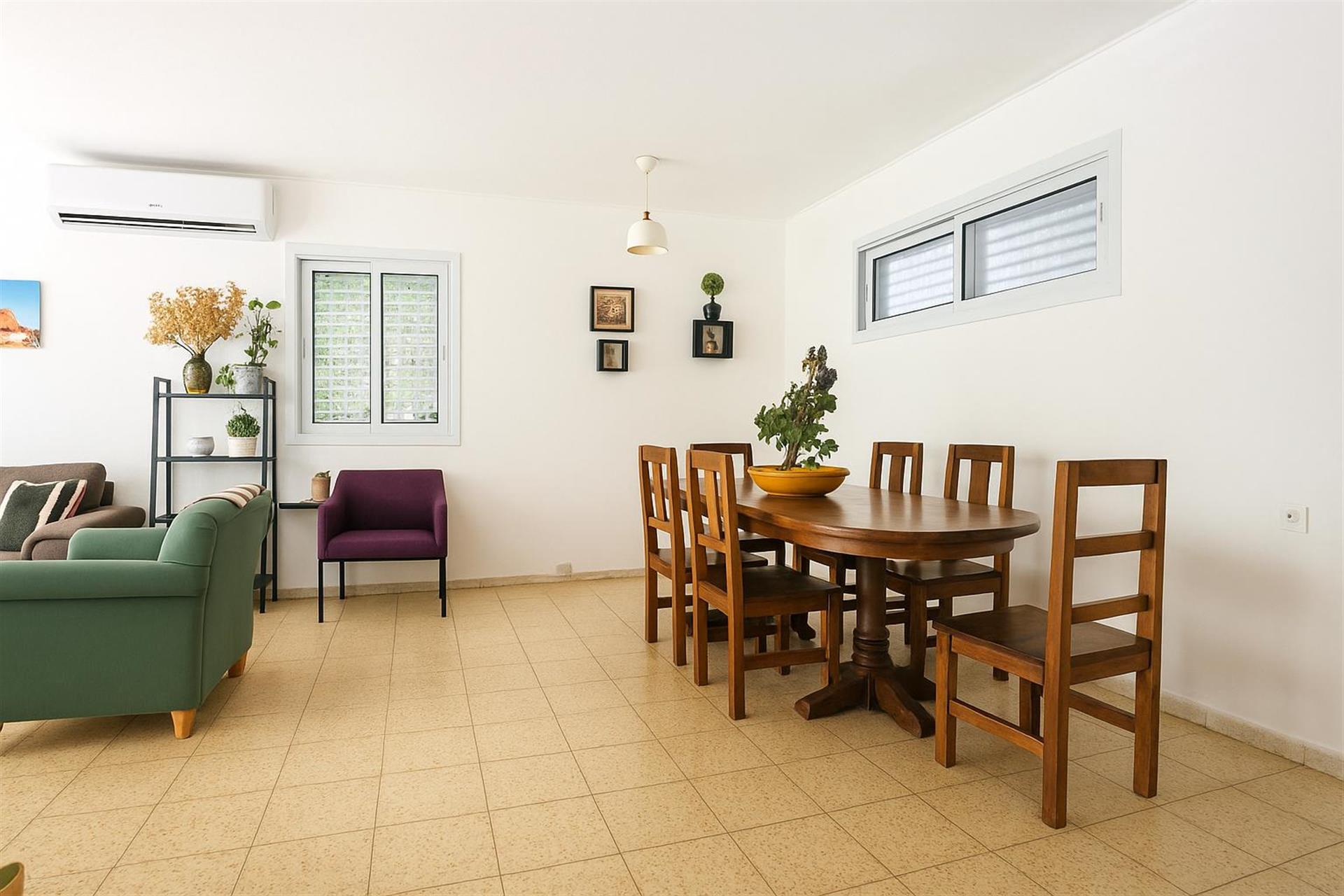 On Hoberman A 5 Room Apt With Balcony And Parking