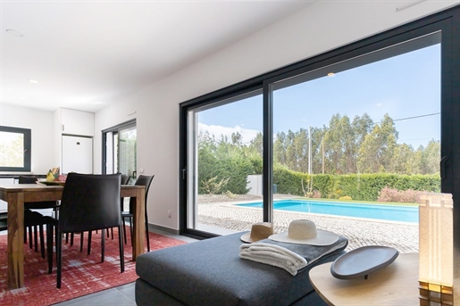 Villa à vendre avec piscine privée à Nadadouro | Côte d'Argent Portugal