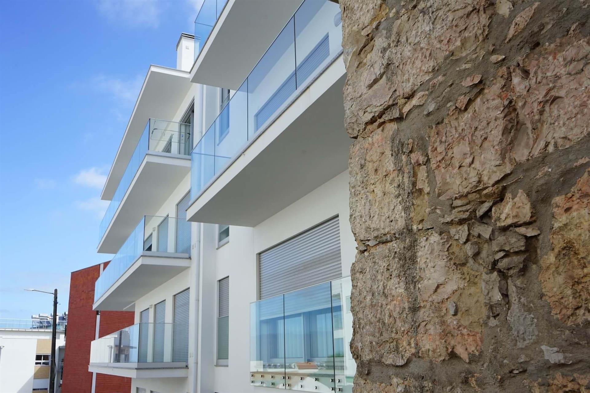 2 Bedroom Apartment in Nazare with pool | Silver Coast Portugal