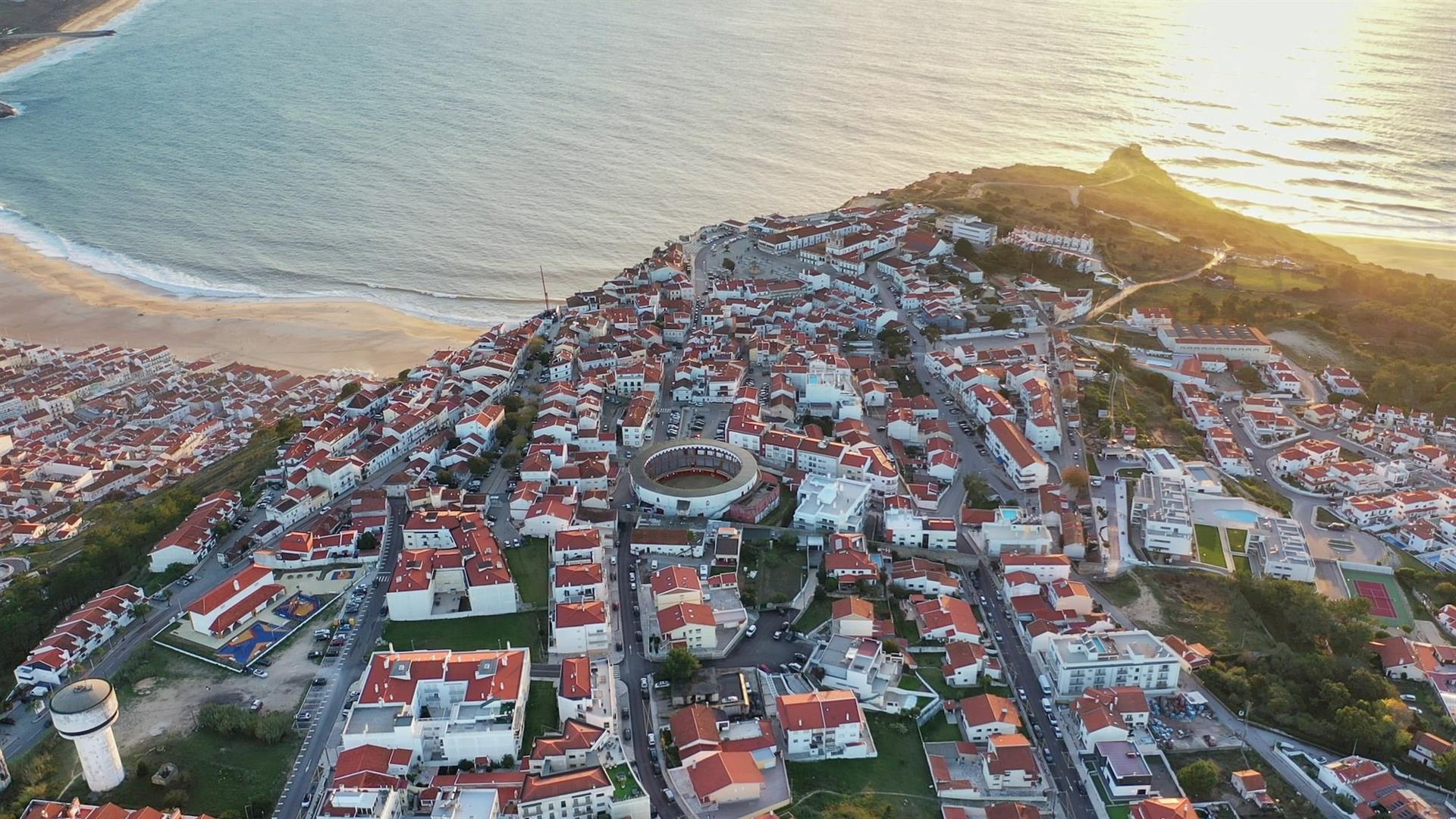 Furnished Apartment with pool in Nazare Portugal | Silver Coast