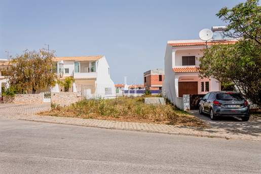 Plot of land with approved project in Lagos, Portugal.