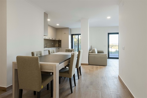 Neue 2-Zimmer-Apartments mit Balkon und Garage in Loulé