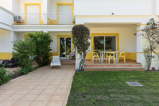 2 bedroom ground floor apartment with pool and golf view