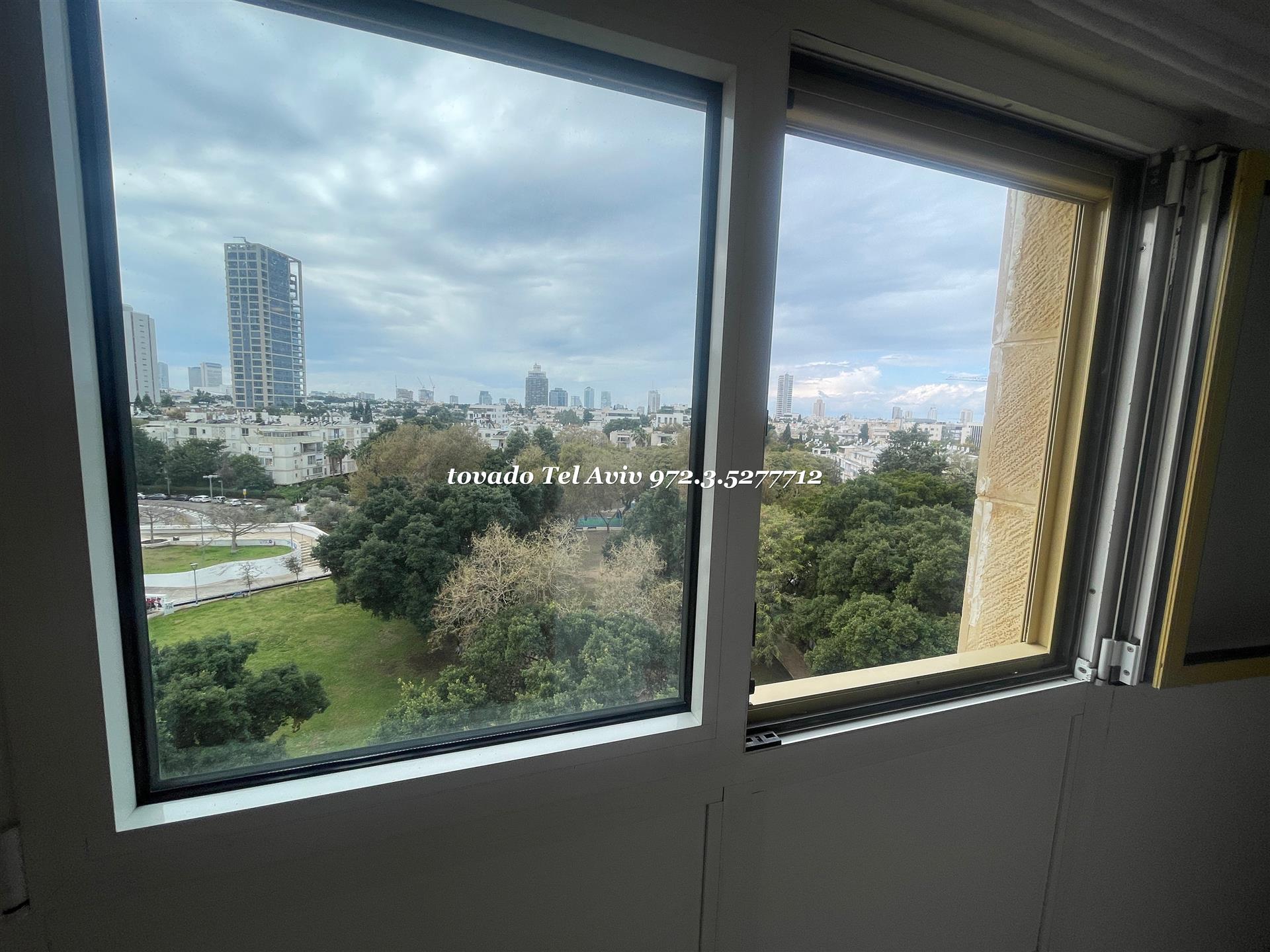 A Postcard-Perfect Tel Aviv Scene – A Rare Find in the Heart of the City