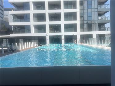 Appartamento di lusso, accesso diretto alla terrazza solarium per l'ospitalità mediterranea, vista m