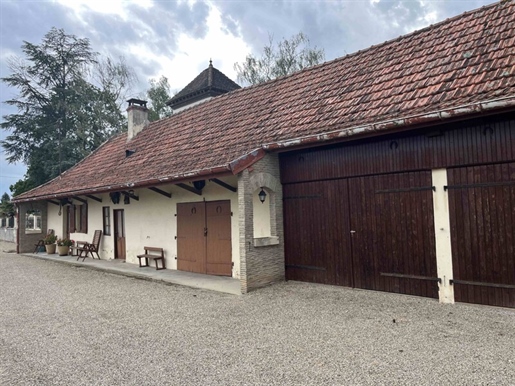 Cobertizo de artesano, dependencias y casa de campo