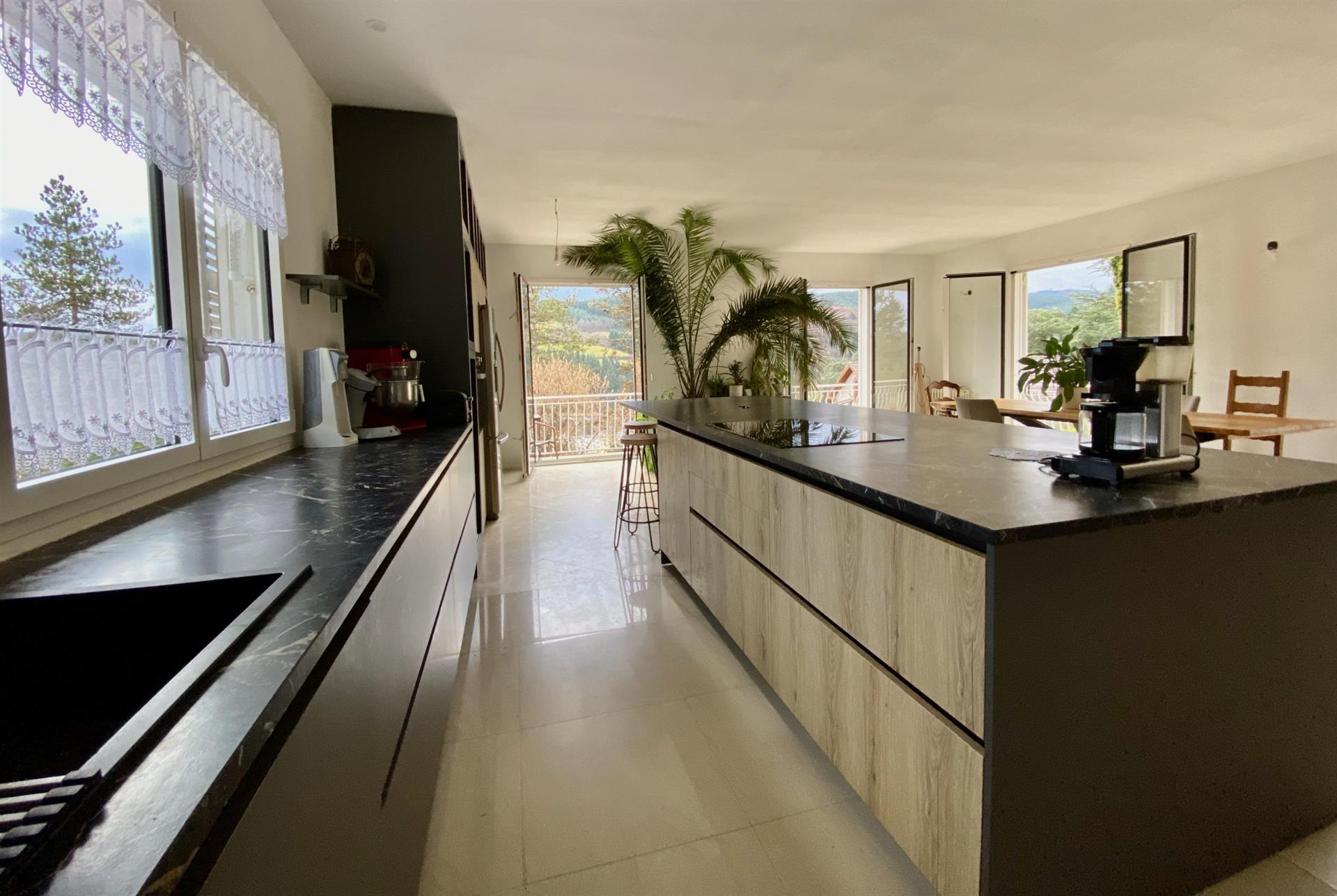 Maison de Plain-Pied de 184 m2 sur les Hauteurs de Tarare