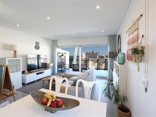 Fantastic 3 bedroom apartment with private terrace located in a condominium with swimming pool