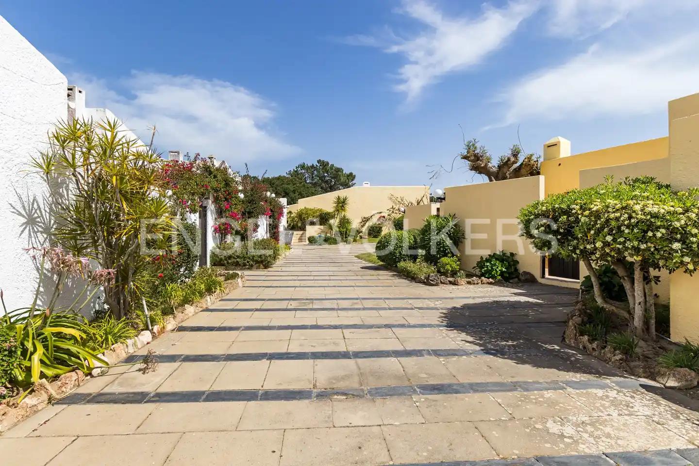 Recently renovated semi-detached villa