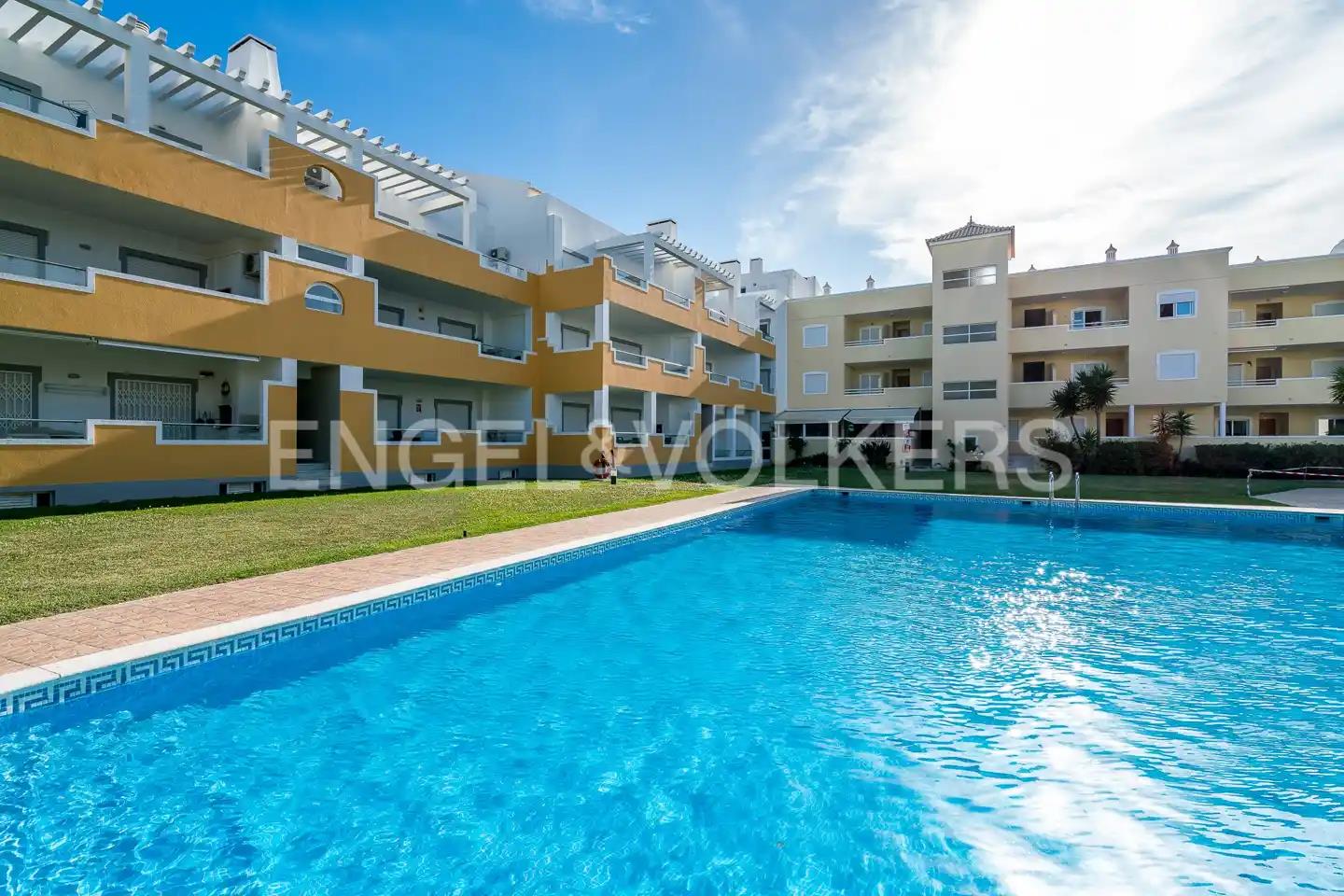 Gerenoveerd appartement met 3 slaapkamers en zwembad in Vilamoura