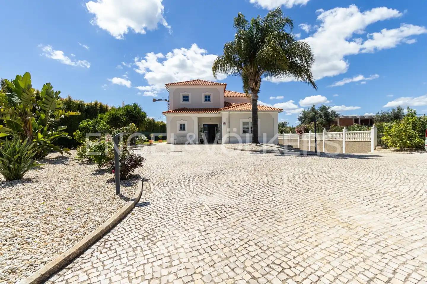 Magnificent detached villa in the prestigious area of Quintinhas in Vilamoura
