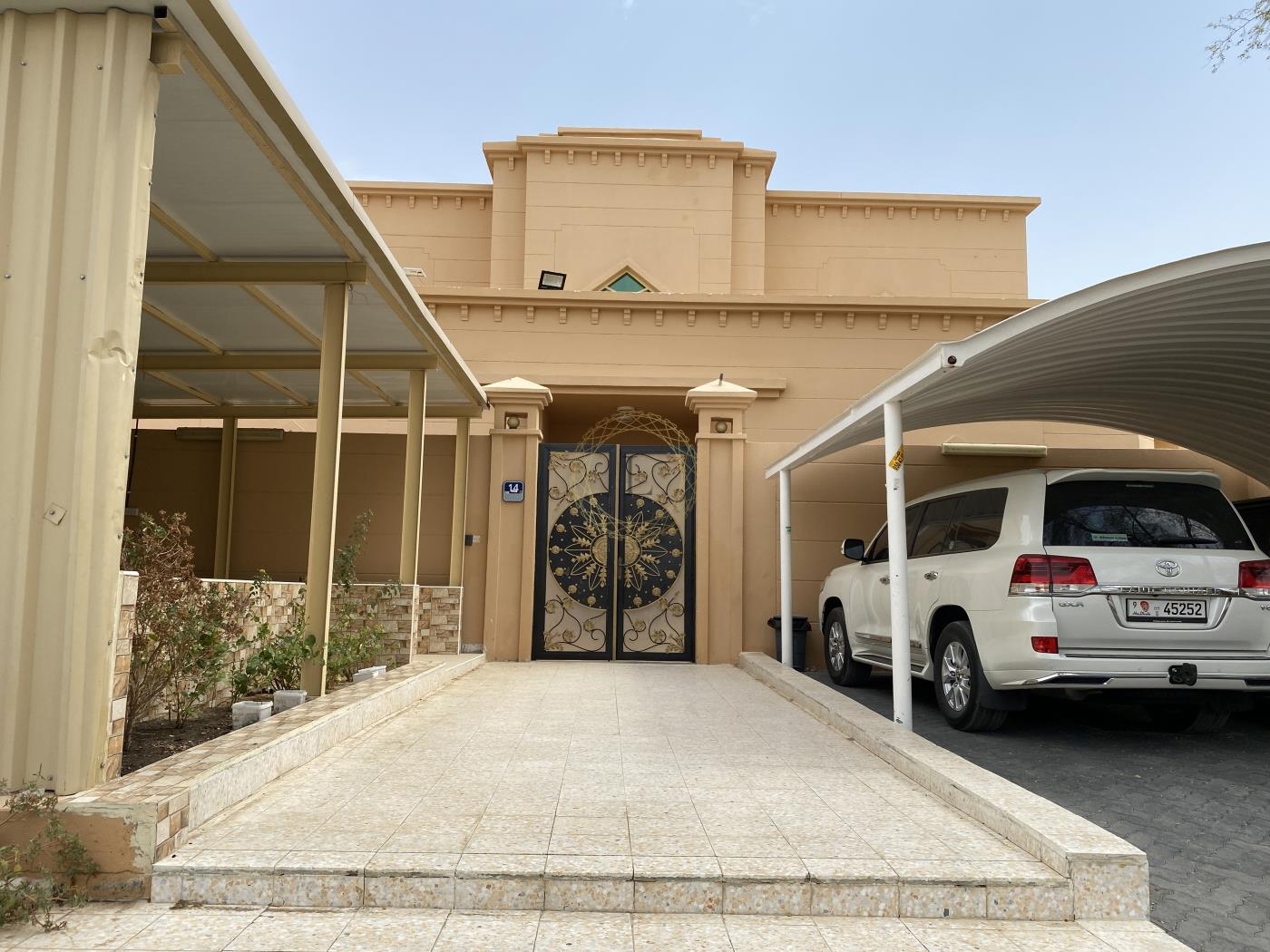 Villa for Sale at Oud ul Touba 4.7m 10br