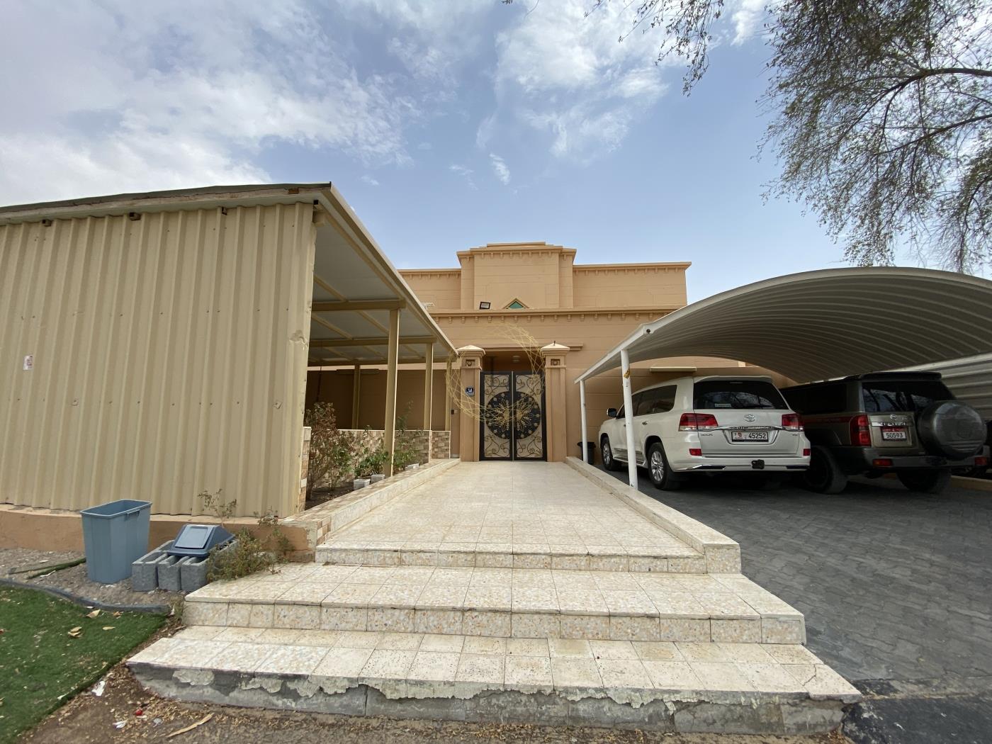 Villa for Sale at Oud ul Touba 4.7m 10br