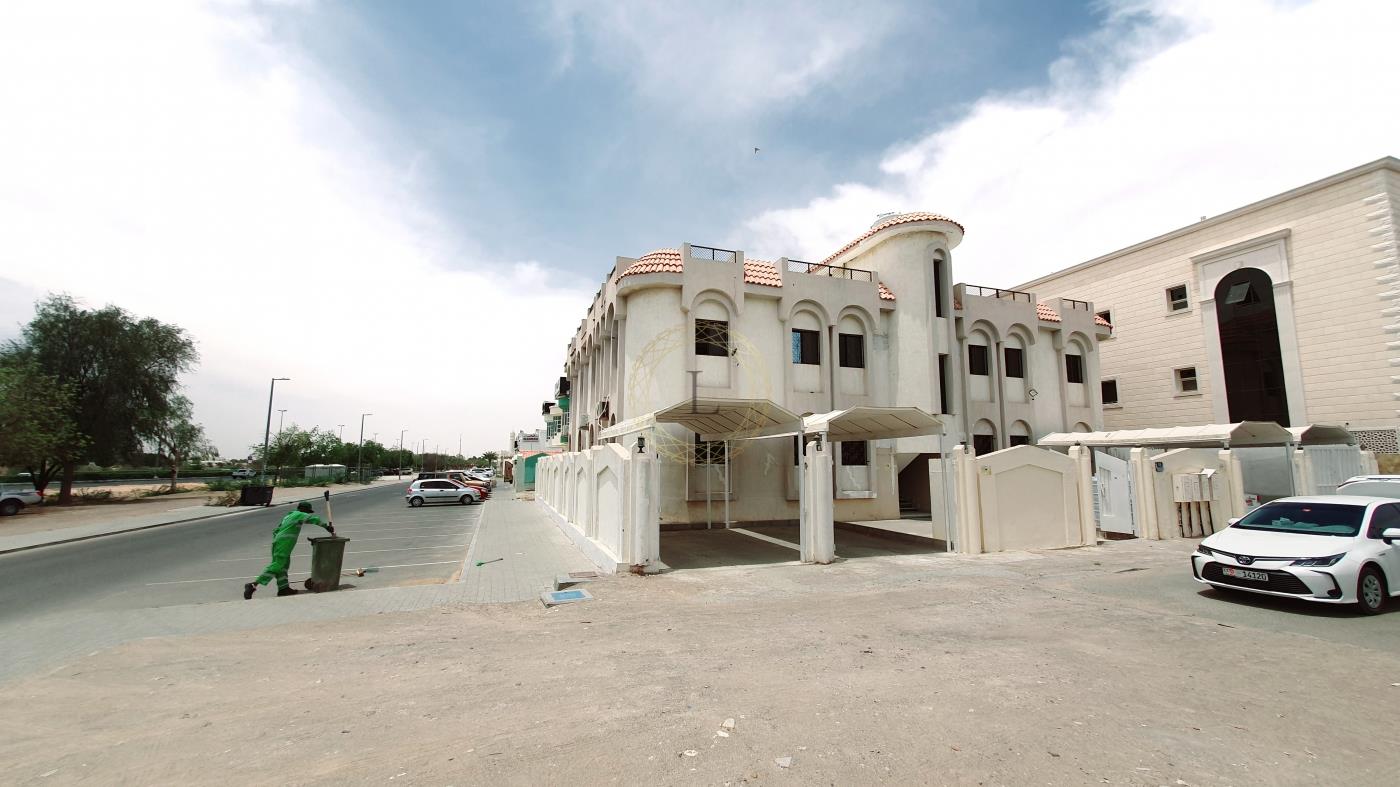 Commercial Full Building | Good Opportunity