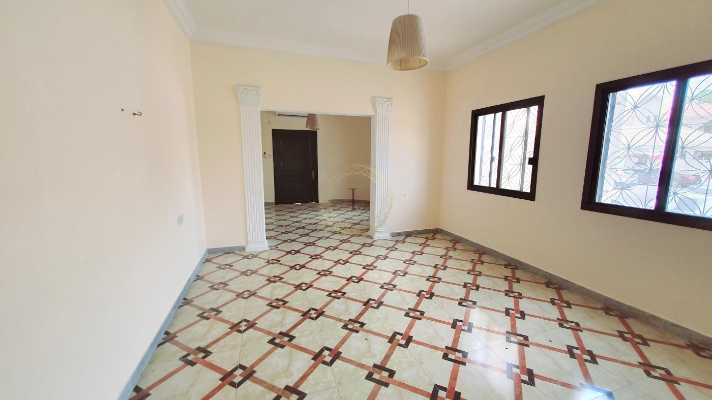 Commercial Full Building | Good Opportunity