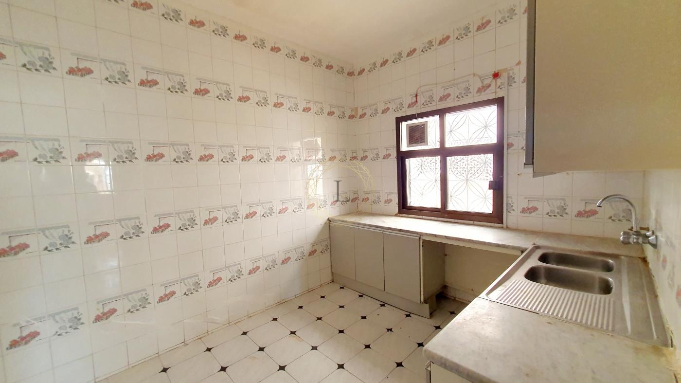 Commercial Full Building | Good Opportunity