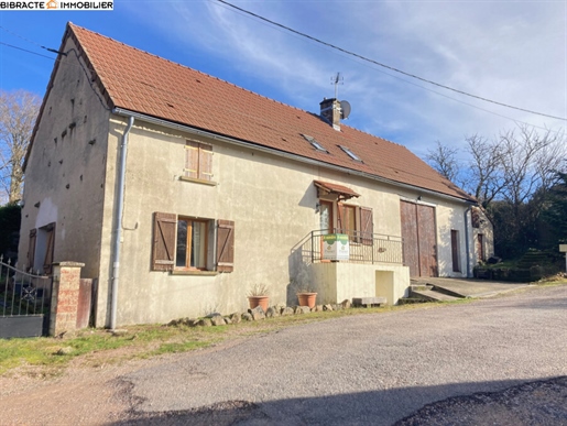 Renovated old house in good general condition and detached maisonette used as a gîte only