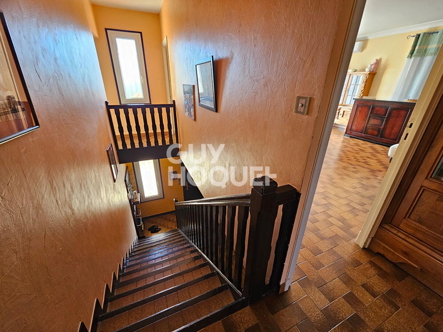 Large Family House with Outbuilding and Garden - Near City Center