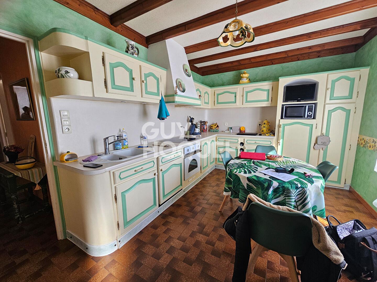 Large Family House with Outbuilding and Garden - Near City Center