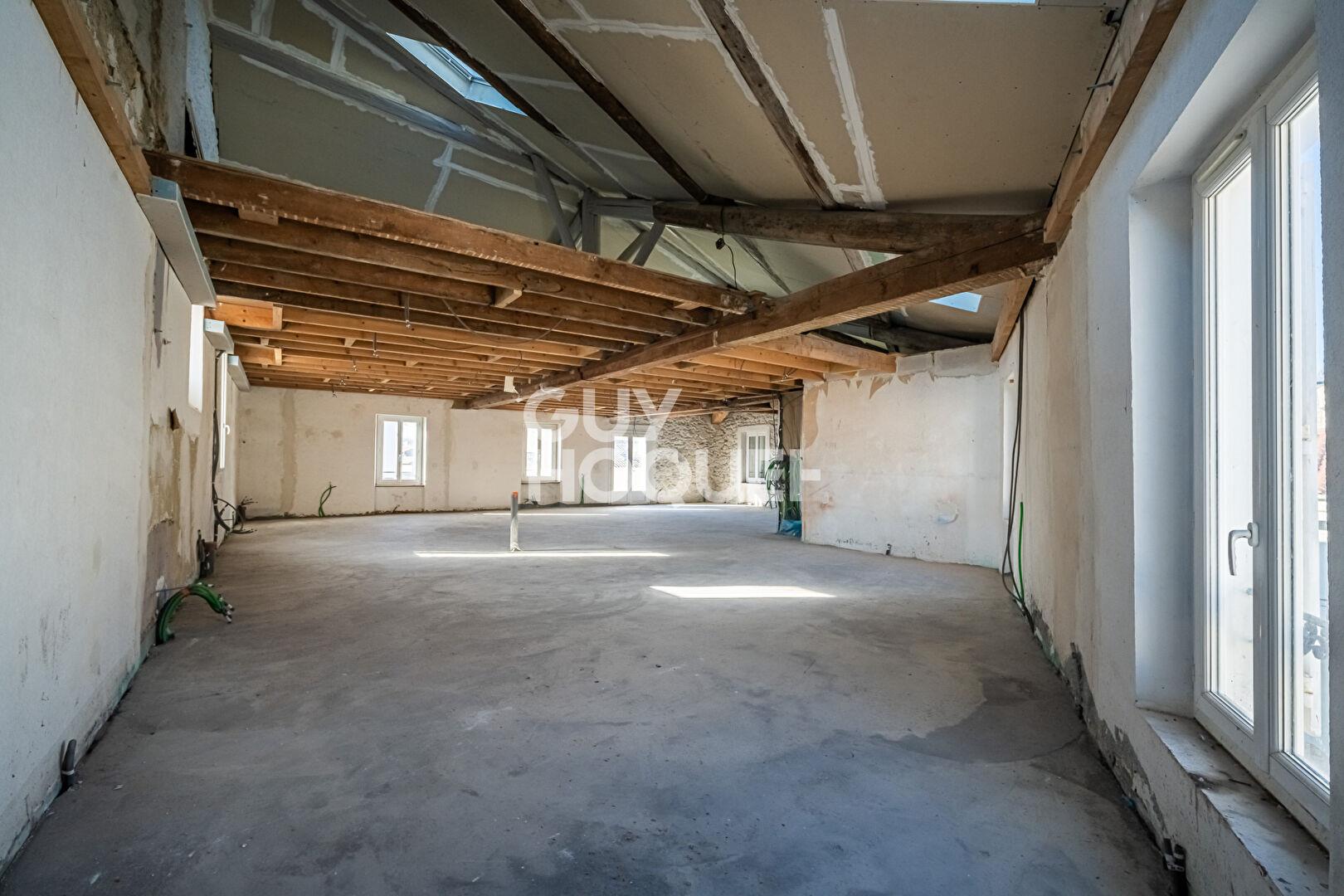 Loft of 169 m² - Narbonne City Center