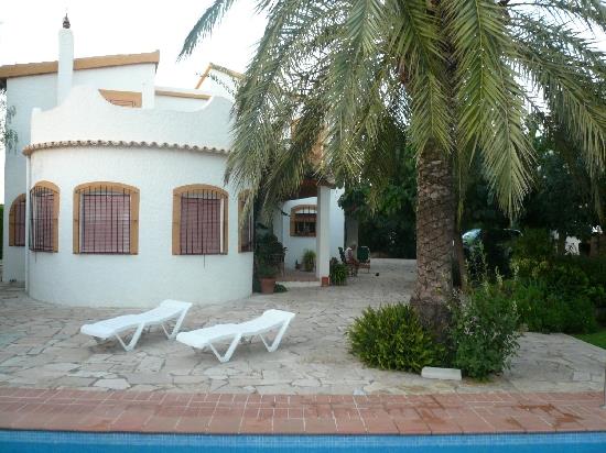 Villa à vendre à Peñíscola, très proche de la mer. Composée de 5 chambres