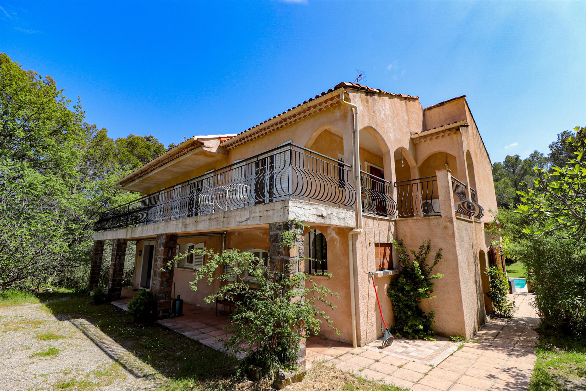 Compra: Vivenda (83300)
