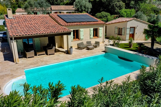 Exclusiviteit- Gelijkvloerse villa met studio en zwembad