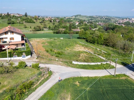 Ontwikkelbaar Land te Koop in Costigliole d'Asti
