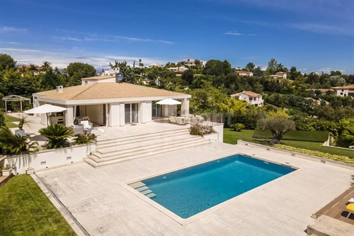 Super-Cannes - Familienvilla mit Pool in Wohngegend mit Meerblick