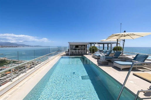 Villeneuve-Loubet - Waterfront penthouse met privé dakterras zwembad naast Nice