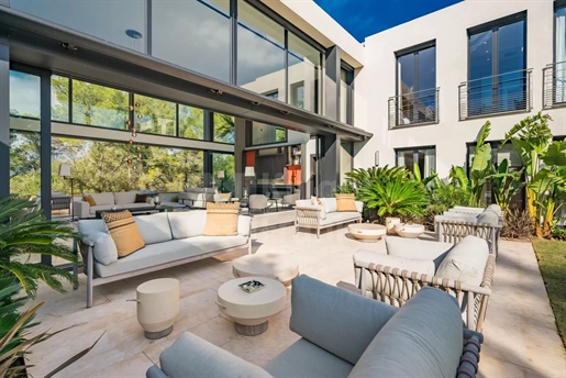 Mougins - Splendid new contemporary villa in gated estate