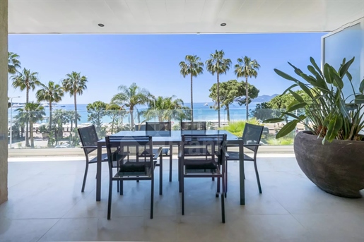 Cannes Croisette - Полностью отремонтированная 4-комнатная квартира с великолепным видом на море