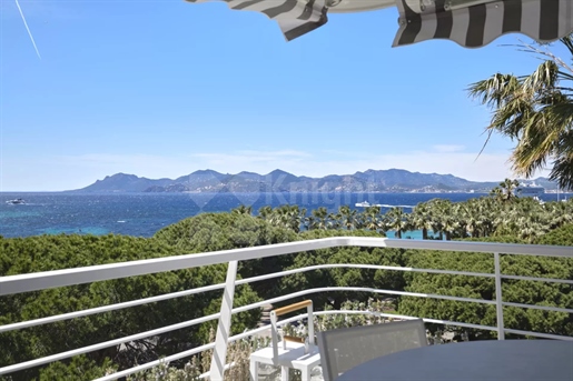 Cannes - Beautiful apartment with panoramic sea view in a secure residence